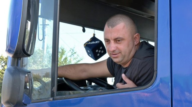 Люди їдуть на роботу, відпочинок, навчання: чи є черги на ПП «Устилуг». ВІДЕО