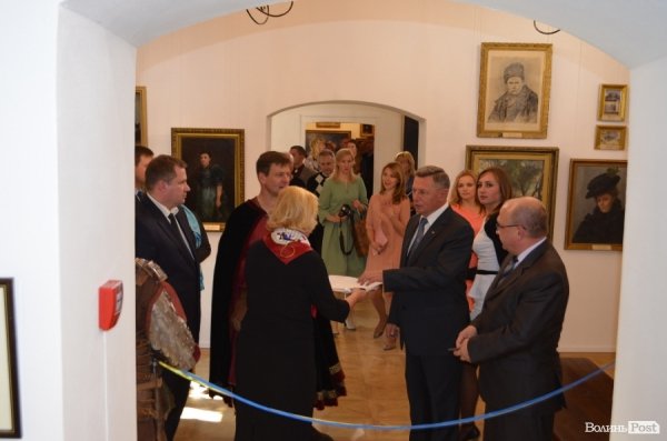 У Луцьку презентували унікальну виставку портретів литовських князів. ФОТО.