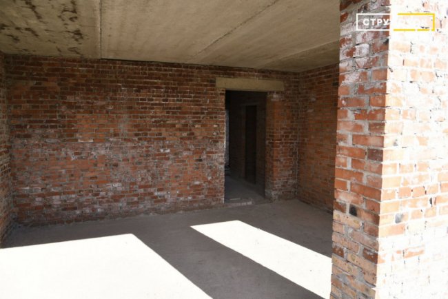 У ЖК «Струмочок» біля Луцька перша секція таунхаусів готова на 40%. ФОТО*