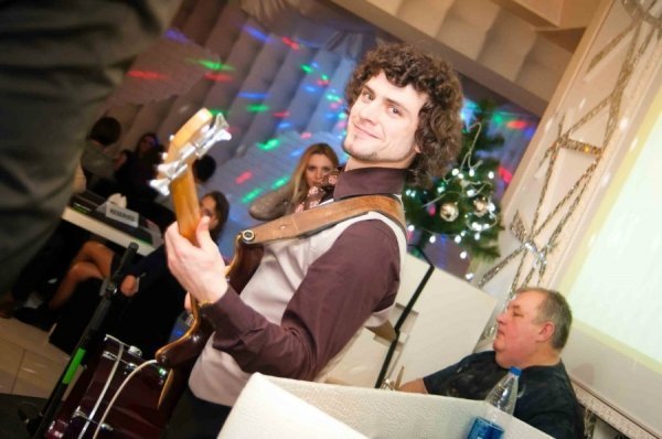 Клуб Seven Show Bar (фото взяті з http://vk.com/show_bar_7)