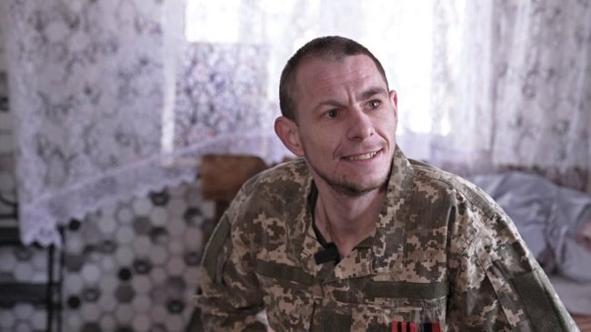 Дивом вижив під обстрілами: історія волинянина, який має подвійну ампутацію ніг