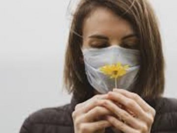 Лікар Комаровський розповів, чим небезпечна втрата нюху при Covid-19  