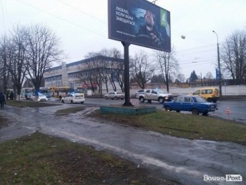 У Луцьку авто збило жінку
