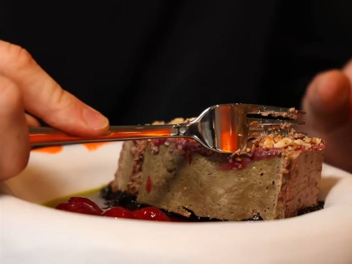 Теремнівський паштет став хітом продажів після візиту у Луцьк Кацуріна та Птушкіна