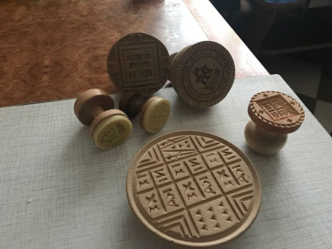 Священник з Волині 30 років пече хліб для богослужінь 