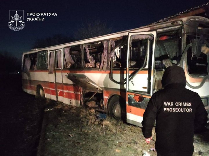 Росіяни атакували автобус ДТЕК на Дніпропетровщині: 15 шахтарів загинули