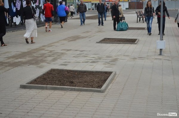 У Луцьку офіційно відкрили оновлений Привокзальний майдан. ФОТО