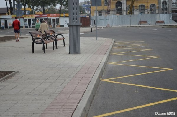 У Луцьку офіційно відкрили оновлений Привокзальний майдан. ФОТО