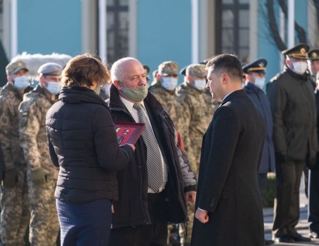 Батьку загиблого волинянина вручили «Золоту зірку» Героя України. ФОТО