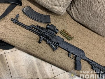 Волинські поліцейські приїхали на виклик про домашнє насильство і виявили зброю та боєприпаси