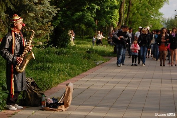 Вогнем і піротехнікою Луцьк відсалютував Перемозі