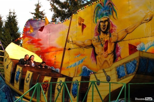 Вогнем і піротехнікою Луцьк відсалютував Перемозі