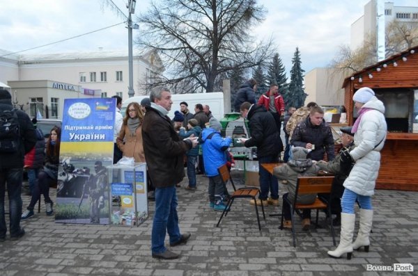 Лучани їли куліш, щоб допомогти волинським військовим. ФОТО