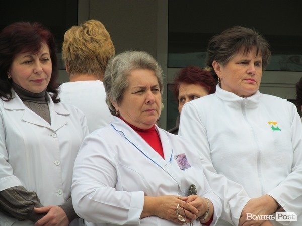 Дитяча поліклініка отримала дві нові «швидкі». ФОТО