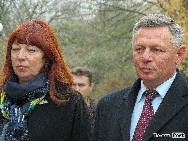 Дитяча поліклініка отримала дві нові «швидкі». ФОТО