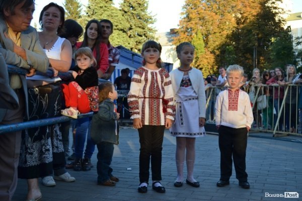 Лучан із Днем міста вітали ФлайzZzа, Мандри і Mad Heads