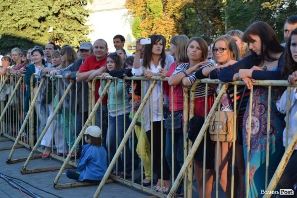 Лучан із Днем міста вітали ФлайzZzа, Мандри і Mad Heads