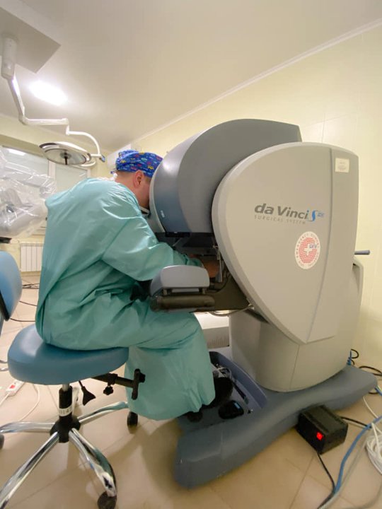 Дівчинка з Волині – перша дитина в Україні, яку прооперував робот-хірург. ФОТО