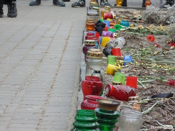 Шини, лампадки та «Правий сектор»: народне віче у Ковелі. ФОТО