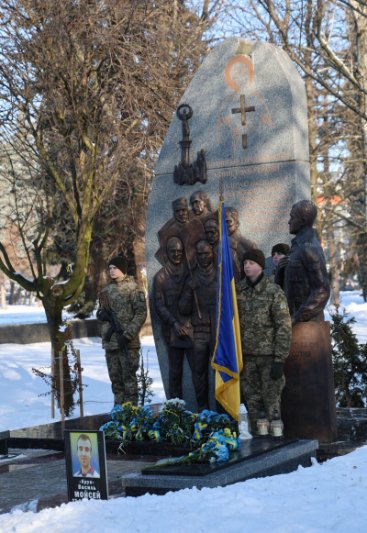 У Луцьку вшанували учасників Революції Гідності та Героїв Небесної Сотні