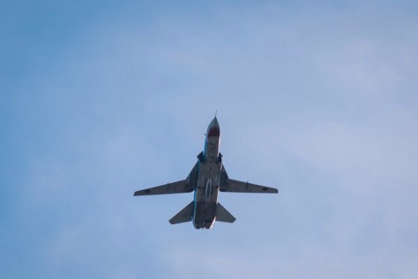 Краса і сила: в мережі з'явились нові фото літаків у небі над Луцьком. ФОТО