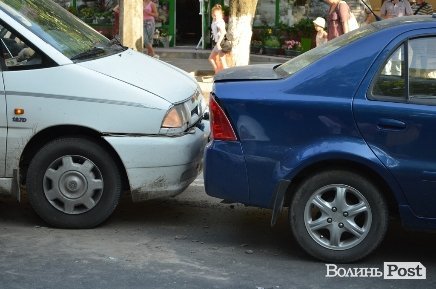 ДТП-«гармошка» у Луцьку: Тойота втаранила відразу три авто. ФОТО