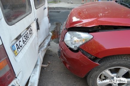 ДТП-«гармошка» у Луцьку: Тойота втаранила відразу три авто. ФОТО