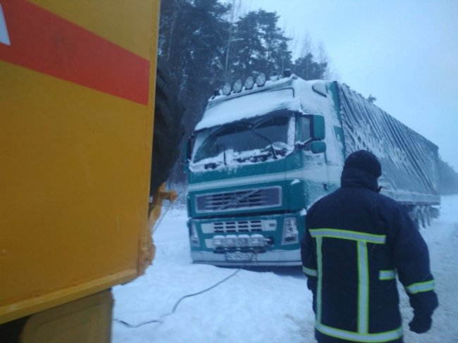 Рятувальники повідомили про наслідки снігопадів на Волині. ФОТО