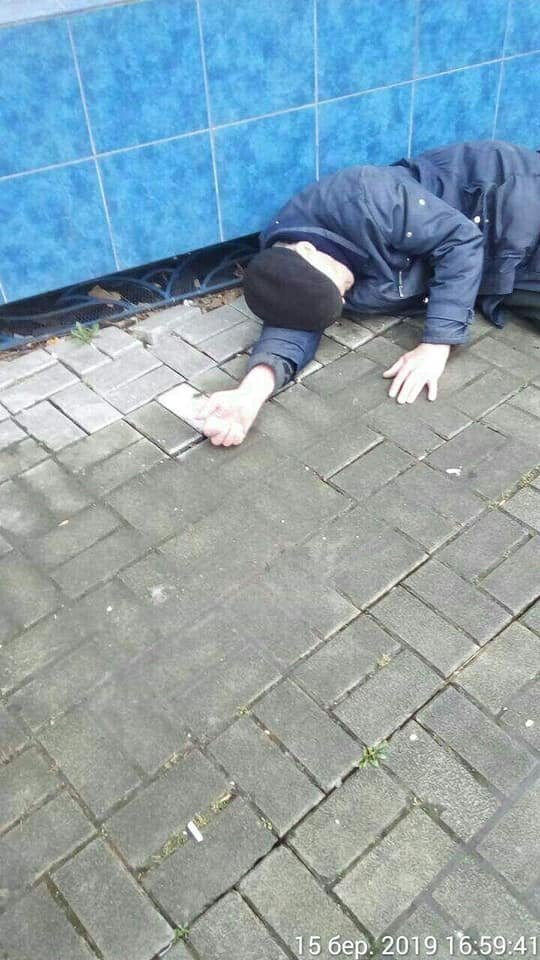 У Луцьку муніципали врятували дідуся, якому стало зле біля аптеки. ФОТО