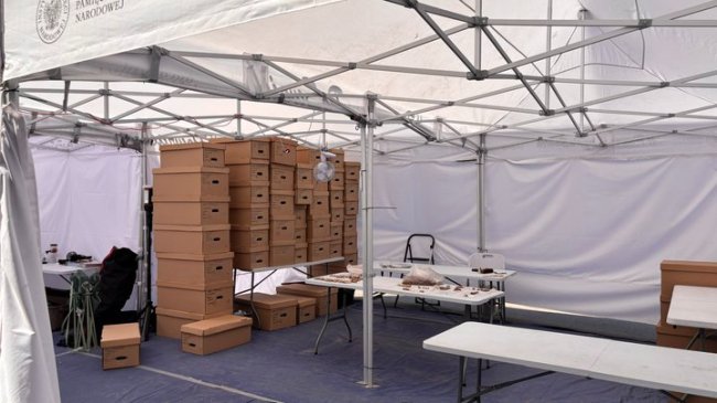 На Волині завершилась ексгумація: фахівці виявили три поховальні ями. ВІДЕО