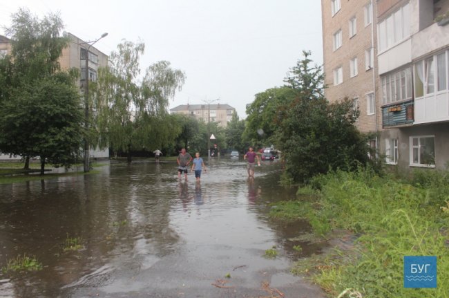 Володимир-Волинський затопило через зливу. ФОТО