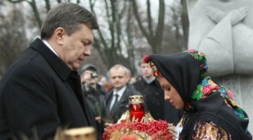 Президенти України вперше разом вшанували жертв Голодомору