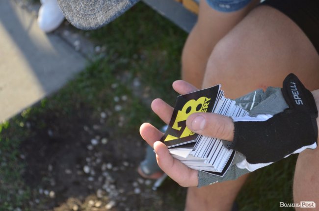 Запорізький митець подарував лучанам «трохи гармонії та релаксу»