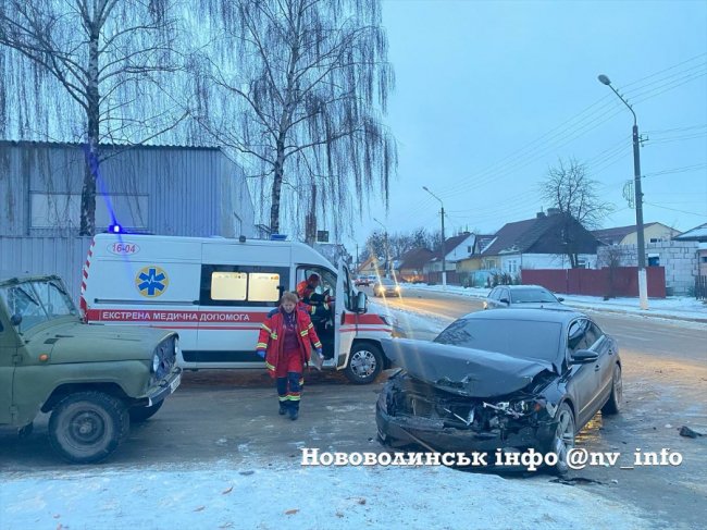 З авто випала жінка: на Волині зіткнулися легковик та «УАЗ». ФОТО