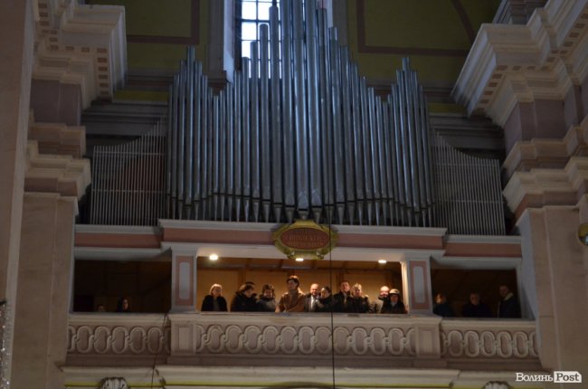 Магія Різдва: у луцькому соборі відбулося урочисте богослужіння. ФОТО