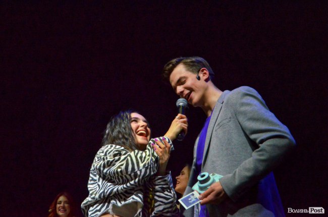 Актори серіалу «Школа» зустрілися з фанами у луцькому «Промені». ФОТО