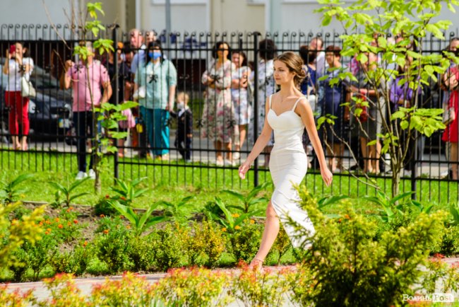 130 випускників луцьких шкіл урочисто отримали медалі: як це було. ФОТОРЕПОРТАЖ