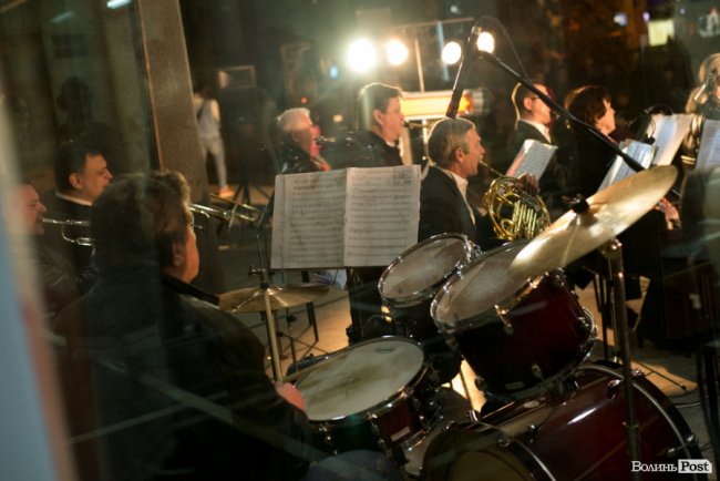 «Перша хвилина миру»: лучани вшанували полеглих воїнів. ФОТО