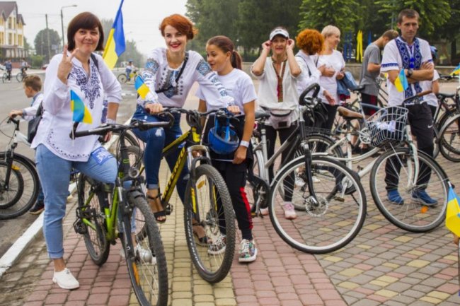 У місті на Волині відбувся святковий велопробіг. ФОТО