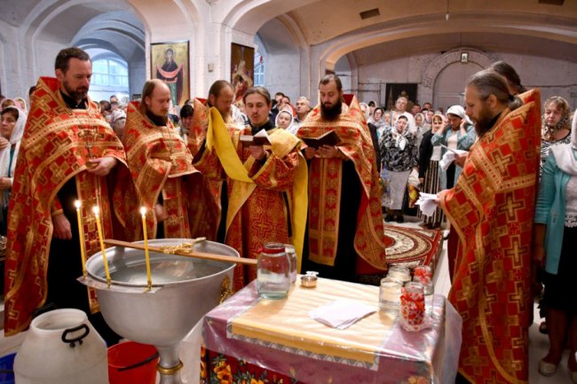 У Луцьку прихильники УПЦ (МП) відзначили велике свято. ФОТО