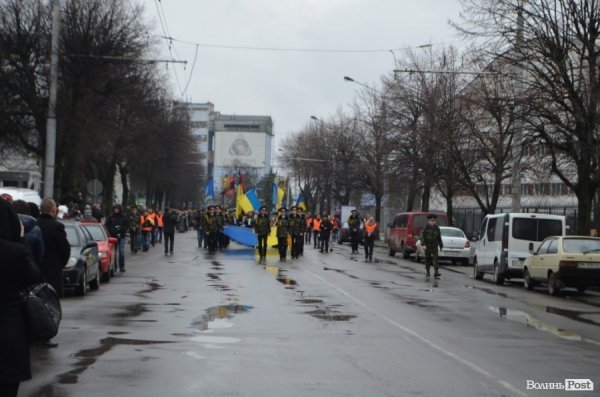 «Герої не вмирають!», – у Луцьку провели в останню путь майданівця. ФОТО. ВІДЕО