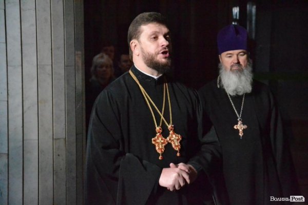 Як Вітер і Гунчик приймали колядників. ФОТО