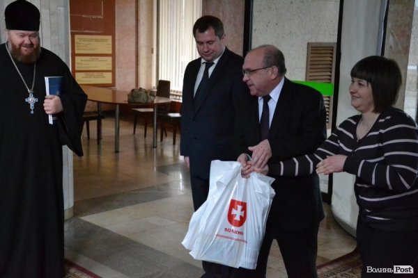 Як Вітер і Гунчик приймали колядників. ФОТО