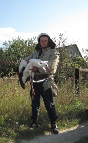 Рятувальники витягли з пастки лелеку. ФОТО