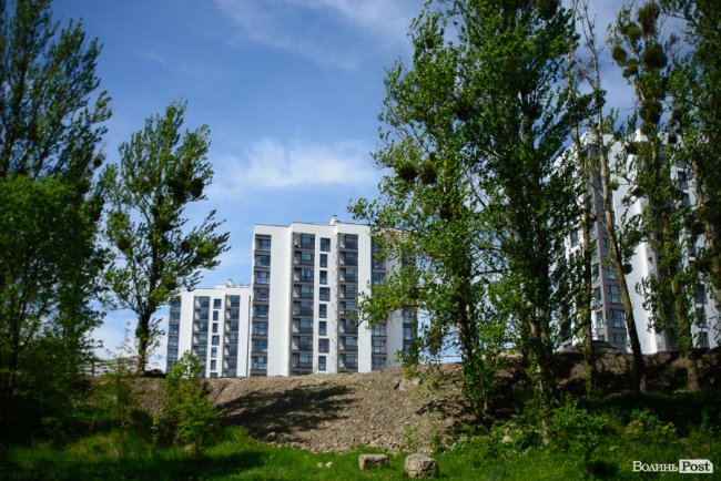 «Це може бути суперлокація»: «Інвестор» влаштував толоку у ботанічному саду на Потебні. ФОТО*