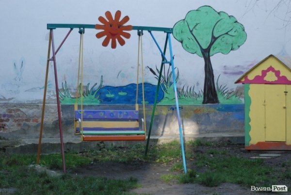  «Секретний» дитячий майданчик у Луцьку. ФОТО 