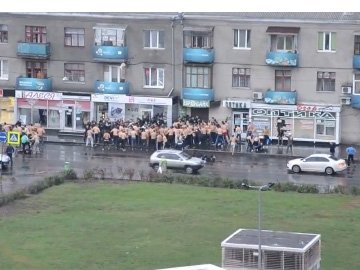 Бійка фанів «Металіста» і «Динамо» в Харкові. ВІДЕО