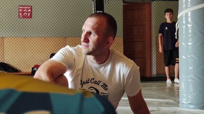 Тренер Михайло Савчук. 