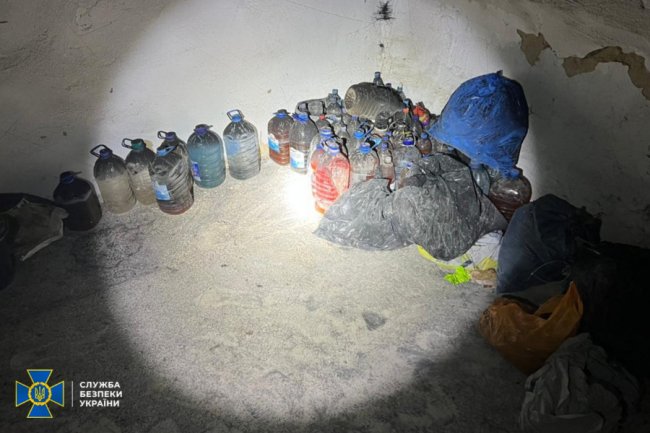 Утримували місцевих патріотів: в Херсоні знайшли ще одну катівню окупантів. ФОТО