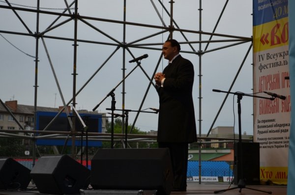 Естрадні зірки виступали в Луцьку заради дітей-сиріт. ФОТО 